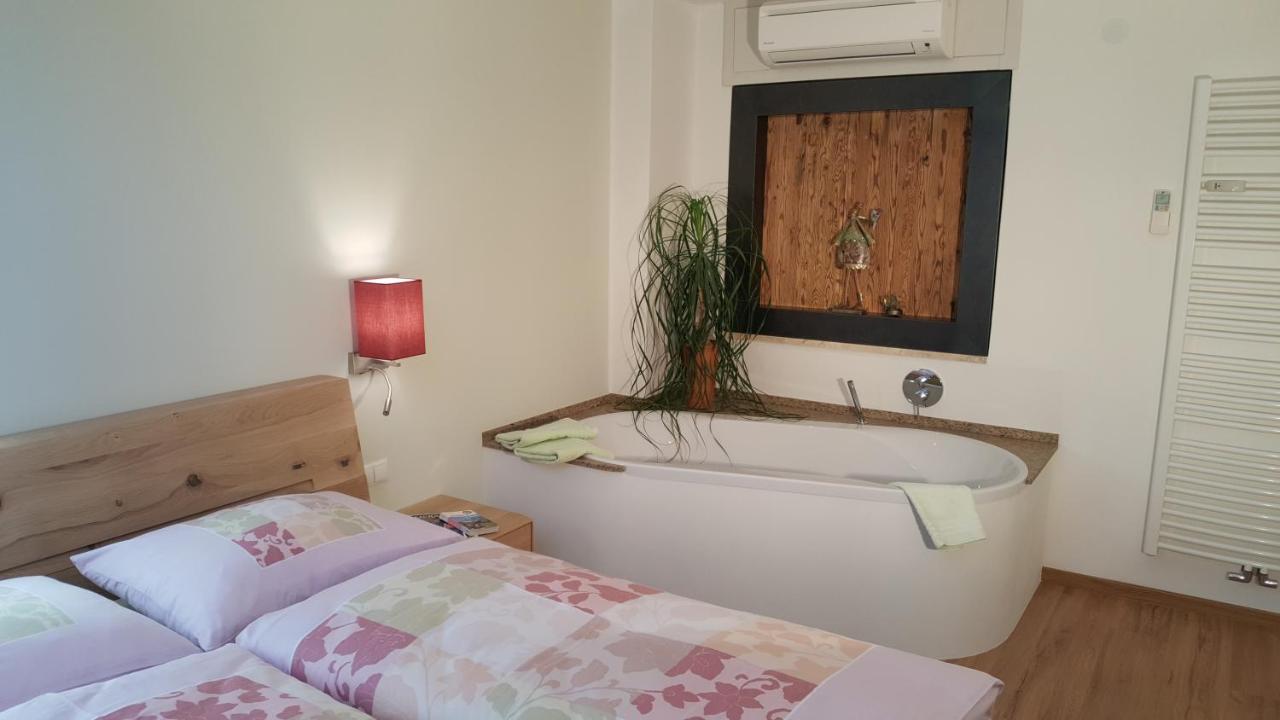 Viadolcevita - Gruene Gaestewohnung ラナ エクステリア 写真